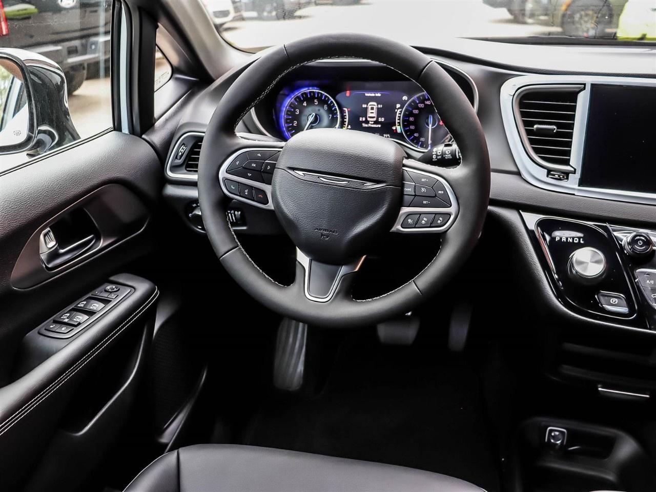 2027 Chrysler Grand Caravan SXT 2WD Photo