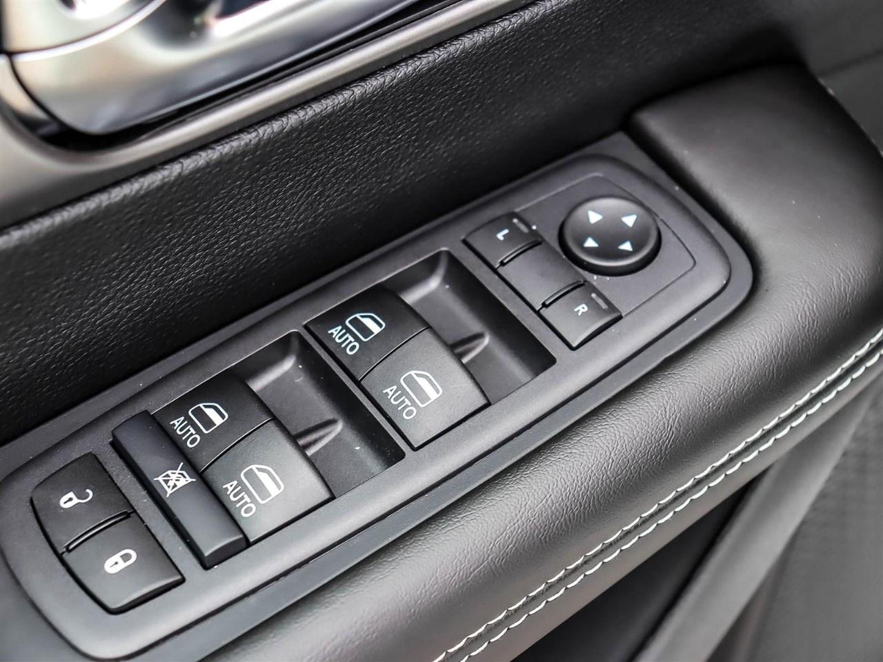 2027 Chrysler Grand Caravan SXT 2WD Photo