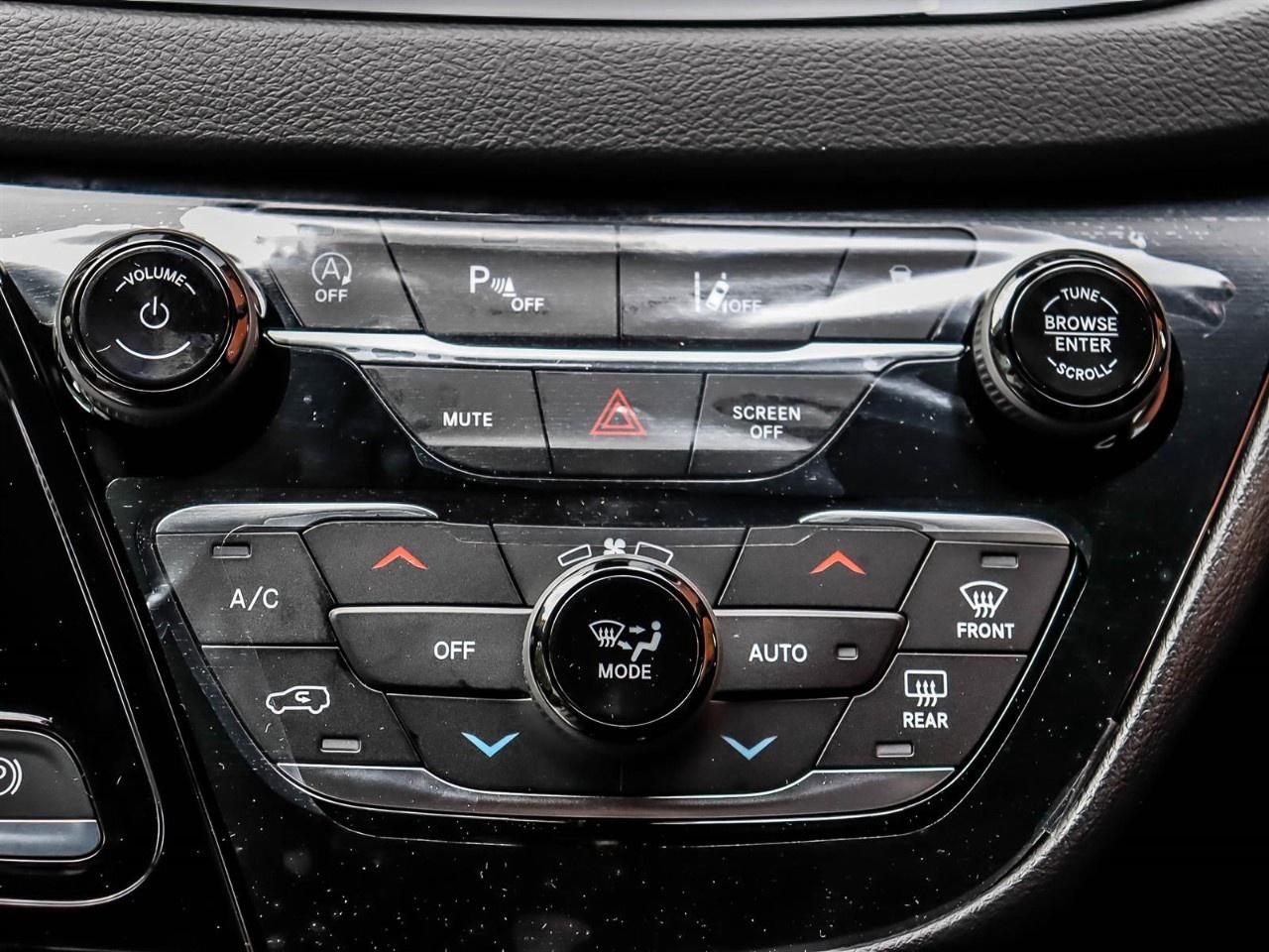 2027 Chrysler Grand Caravan SXT 2WD Photo