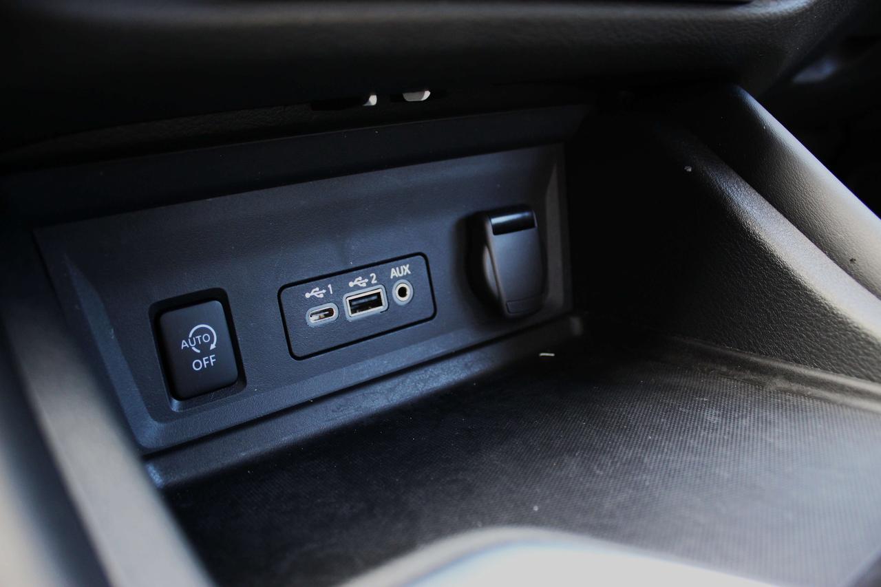 2025 Nissan Sentra SR Photo