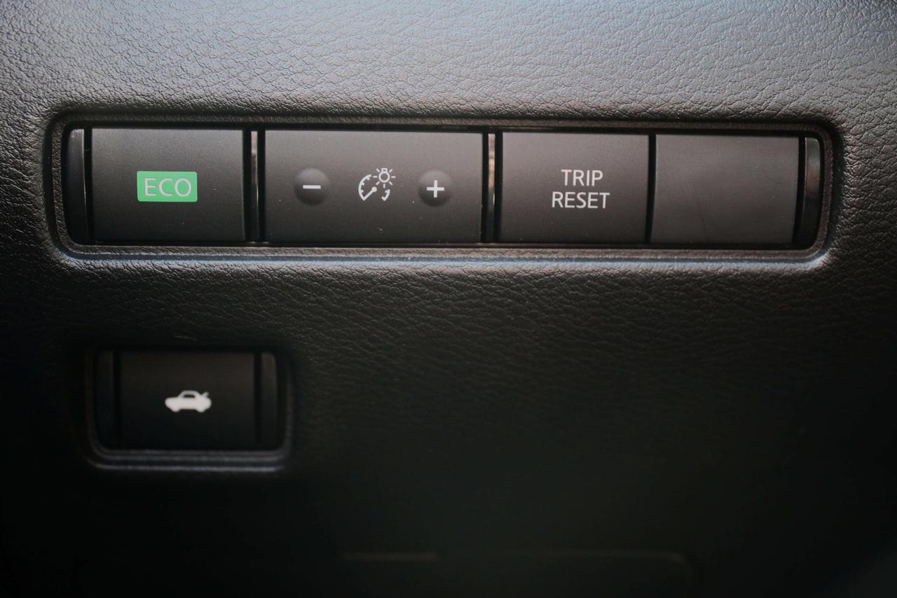 2025 Nissan Sentra SR Photo