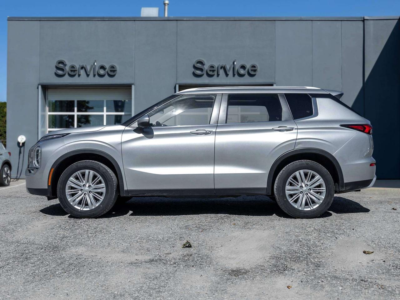 2022 Mitsubishi Outlander SE S-AWC CPO FINANCE RATES FOR AS LOW AS 0.90% Photo
