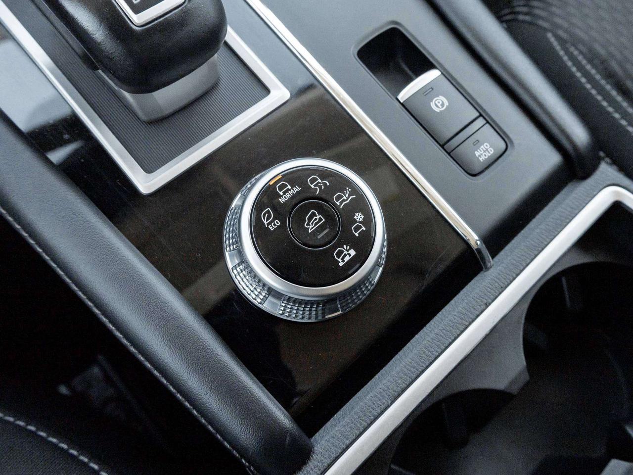 2022 Mitsubishi Outlander SE S-AWC CPO FINANCE RATES FOR AS LOW AS 0.90% Photo
