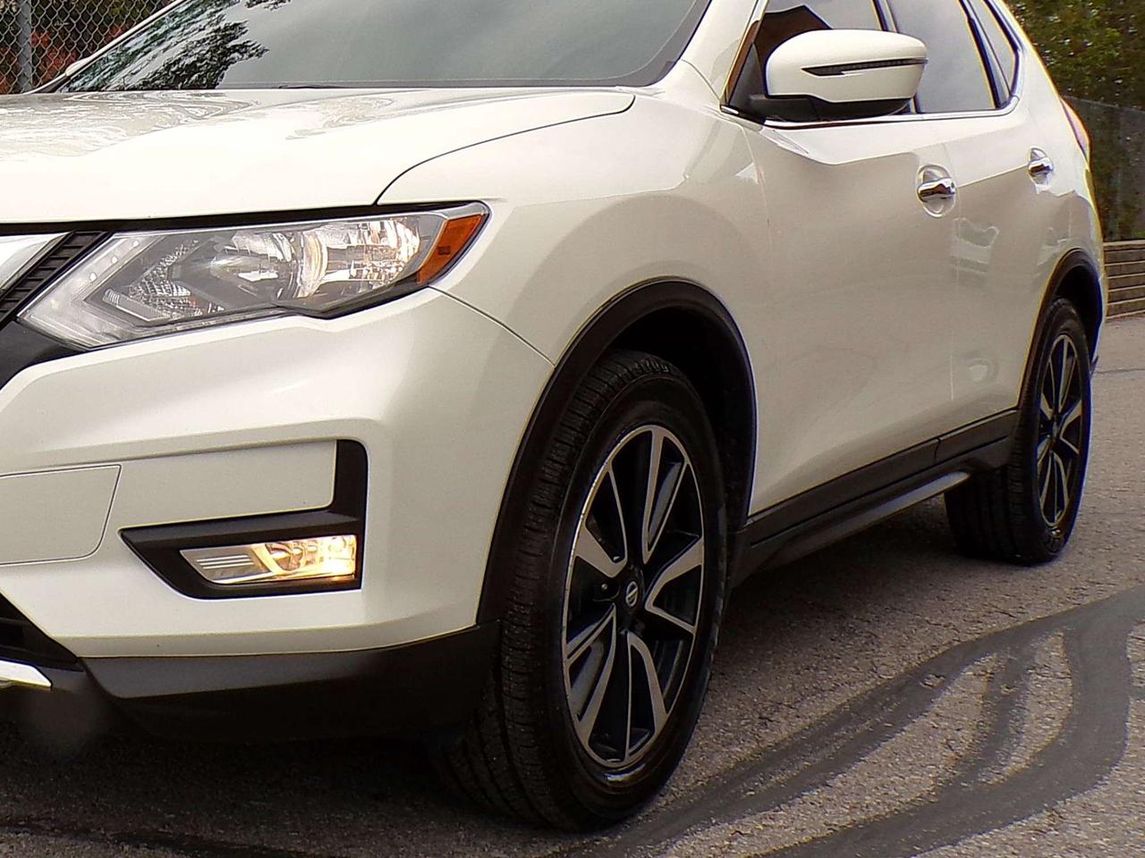 2019 Nissan Rogue SV AWD BSW LDW CTA CAMERA PANO ROOF APPLE CARPLAY B.T. Photo
