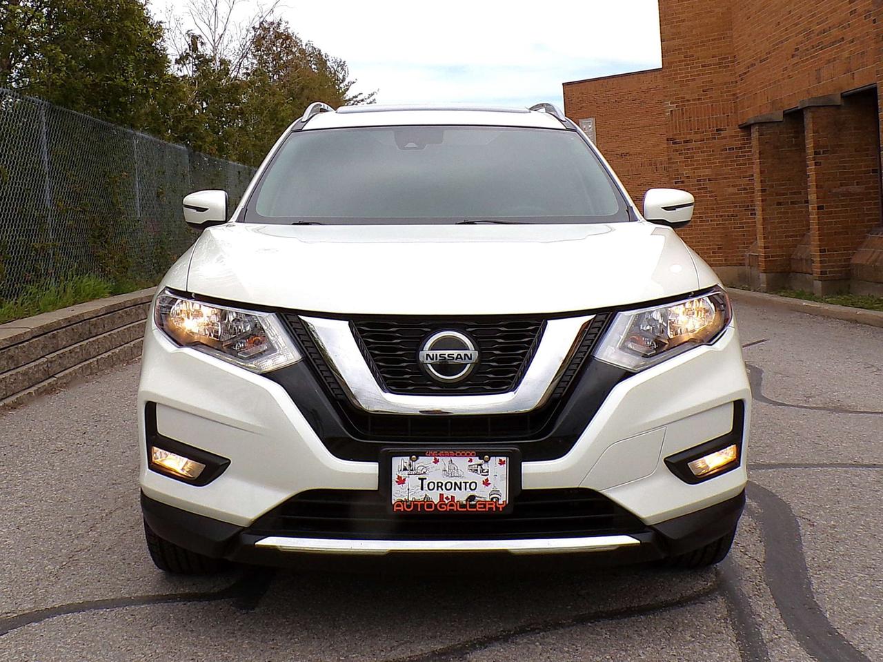 2019 Nissan Rogue SV AWD BSW LDW CTA CAMERA PANO ROOF APPLE CARPLAY B.T. Photo1