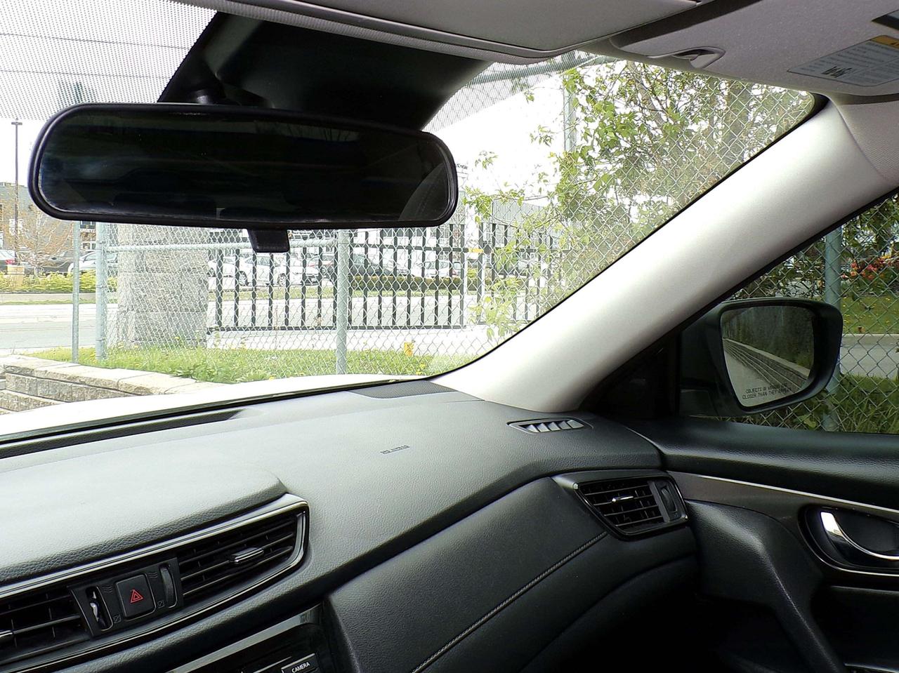 2019 Nissan Rogue SV AWD BSW LDW CTA CAMERA PANO ROOF APPLE CARPLAY B.T. Photo