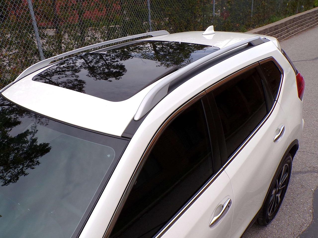 2019 Nissan Rogue SV AWD BSW LDW CTA CAMERA PANO ROOF APPLE CARPLAY B.T. Photo