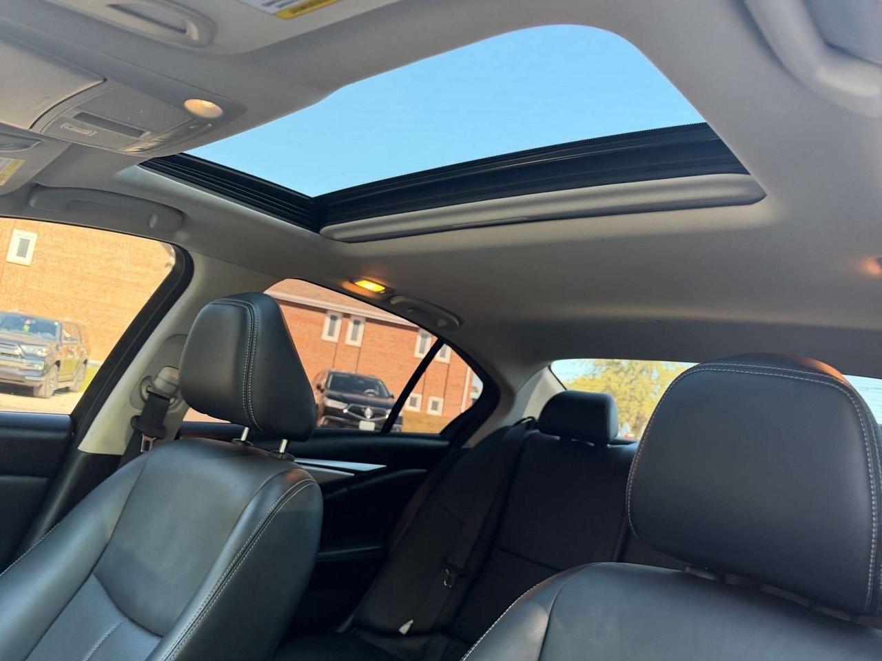 2024 Infiniti Q50 LUXE AWD *300 HP/NO ACCIDENTS/ROOF/BOSE/CARPLAY/360 CAM/DRIVER ASSIST Photo