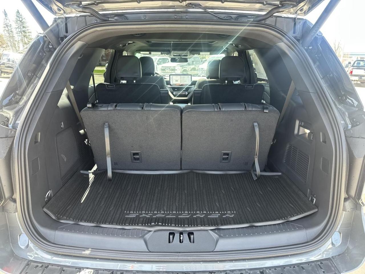 2026 Ford Explorer ST-Line 4WD Photo