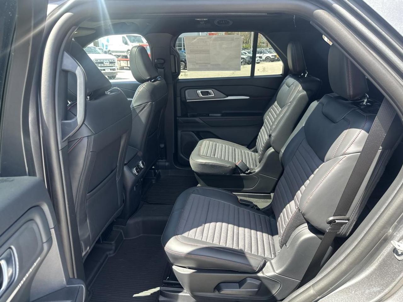 2026 Ford Explorer ST-Line 4WD Photo