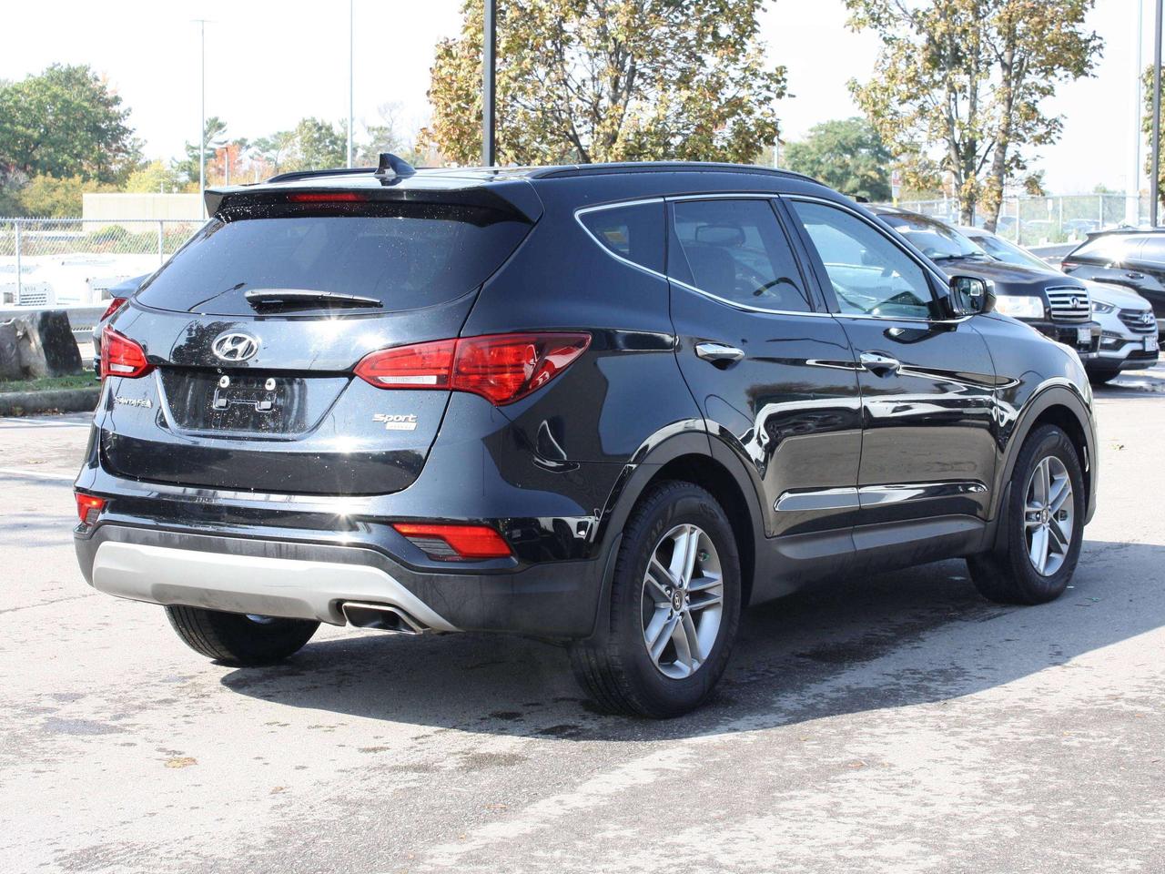 2017 Hyundai Santa Fe 2.4L Photo