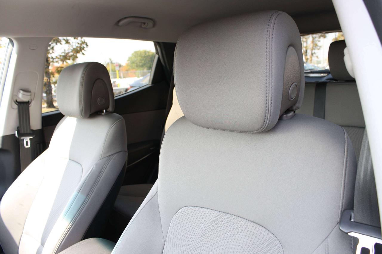 2017 Hyundai Santa Fe 2.4L Photo