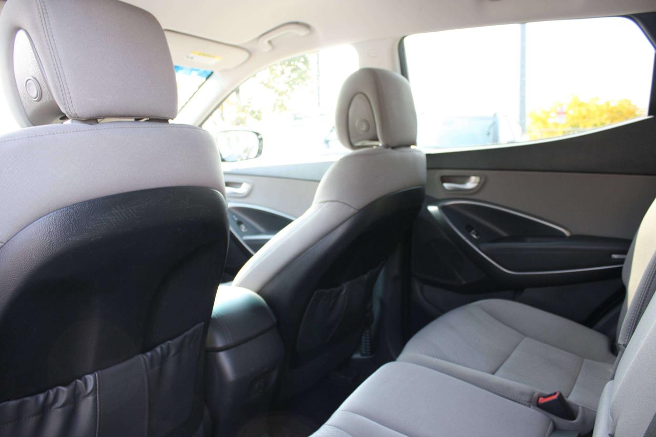 2017 Hyundai Santa Fe 2.4L Photo