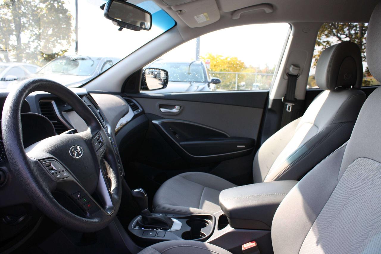 2017 Hyundai Santa Fe 2.4L Photo