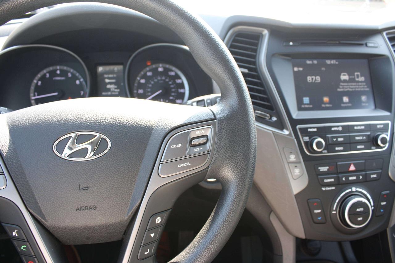 2017 Hyundai Santa Fe 2.4L Photo