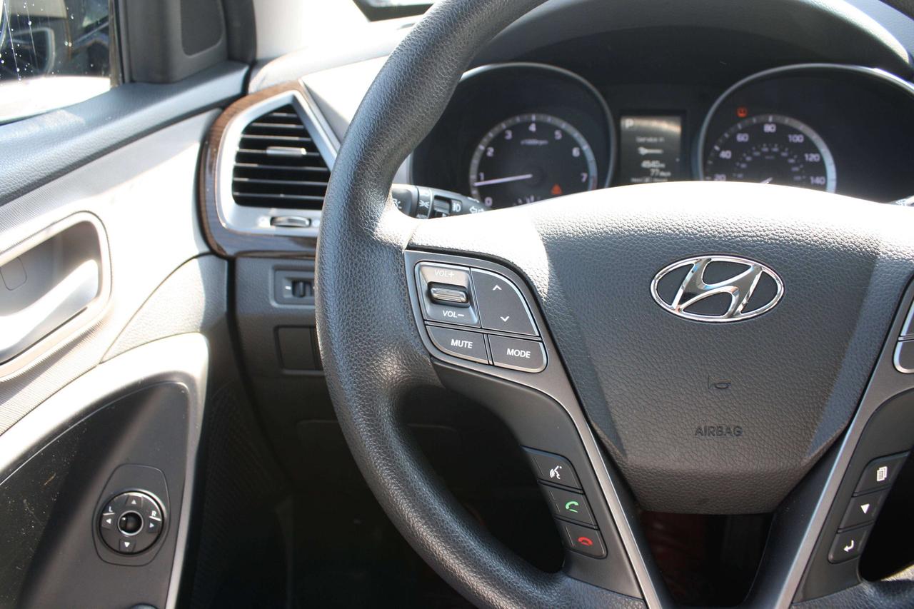 2017 Hyundai Santa Fe 2.4L Photo