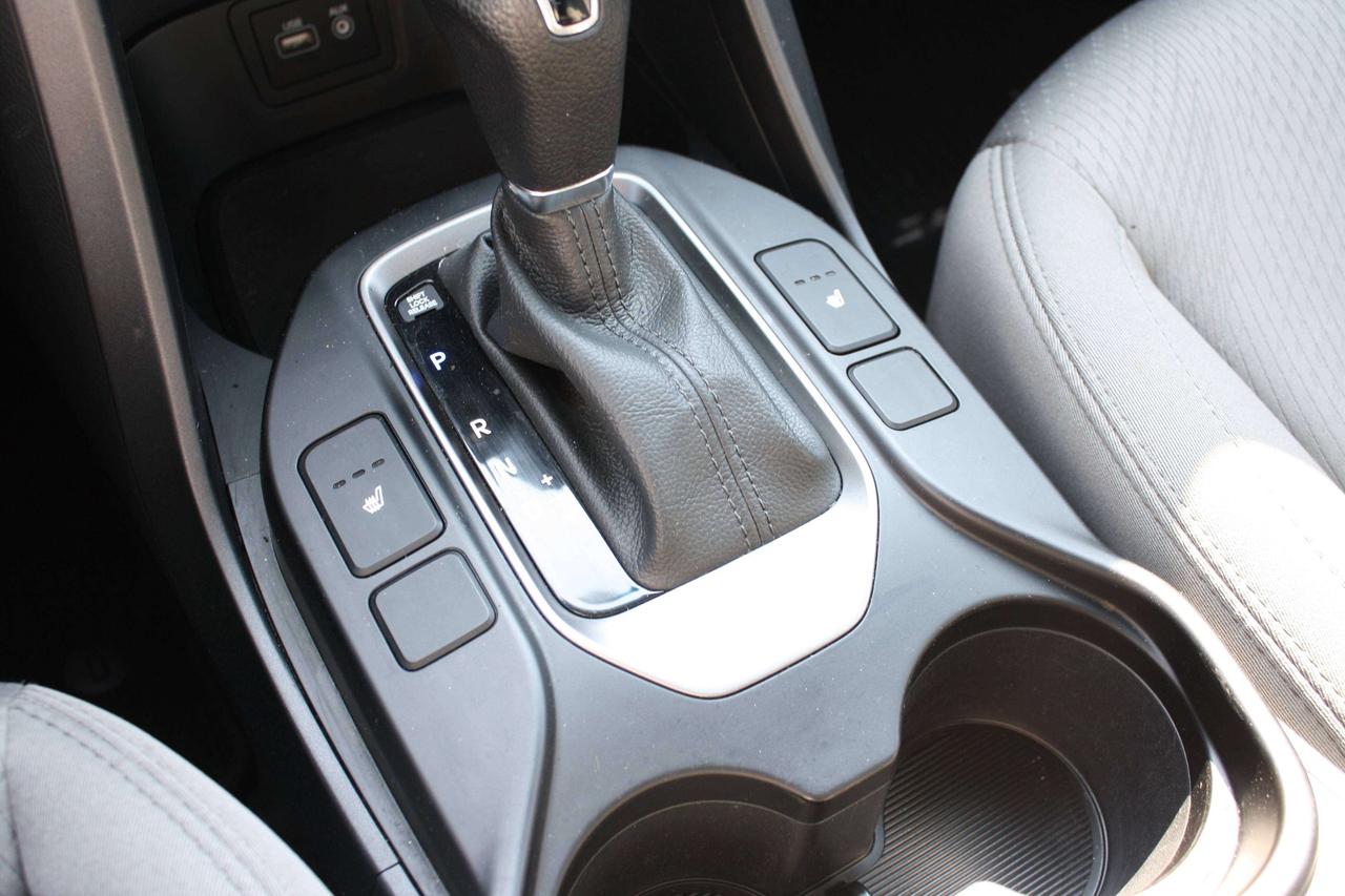 2017 Hyundai Santa Fe 2.4L Photo
