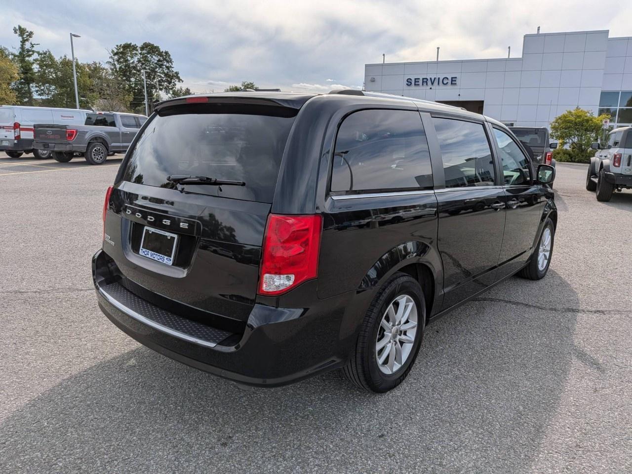 2020 Dodge Grand Caravan Premium Plus 2WD Photo4