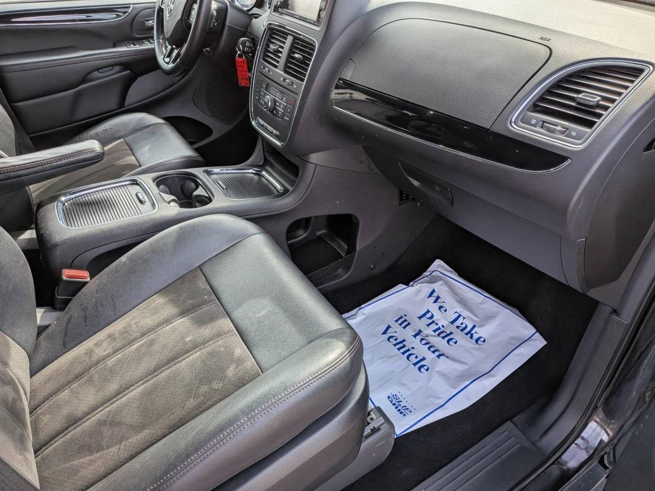 2020 Dodge Grand Caravan Premium Plus 2WD Photo