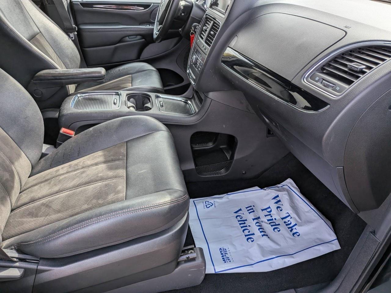 2020 Dodge Grand Caravan Premium Plus 2WD Photo