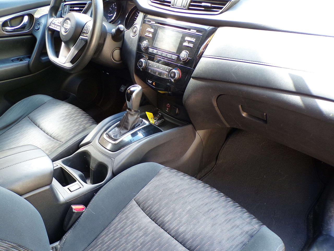 2017 Nissan Rogue SV AWD BSM CAMERA HEATED SEATS USB/AUX B.T. Photo