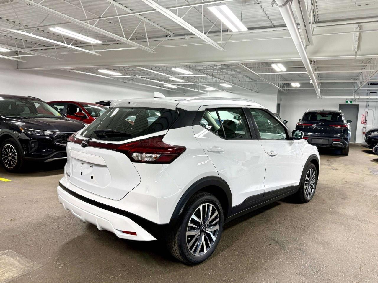 2025 Nissan Kicks Play SV FWD Photo