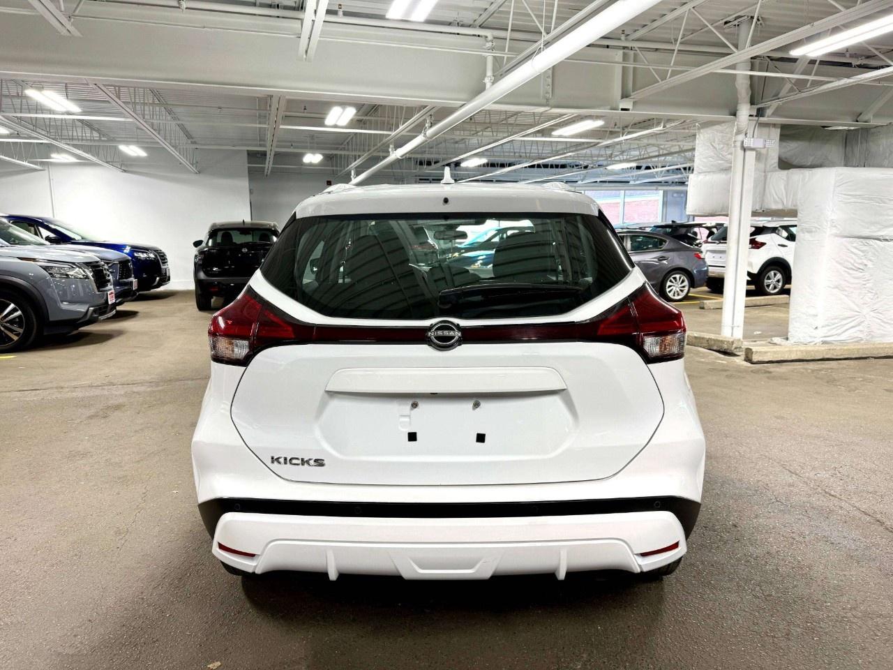 2025 Nissan Kicks Play SV FWD Photo
