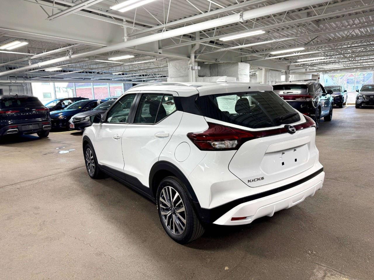 2025 Nissan Kicks Play SV FWD Photo