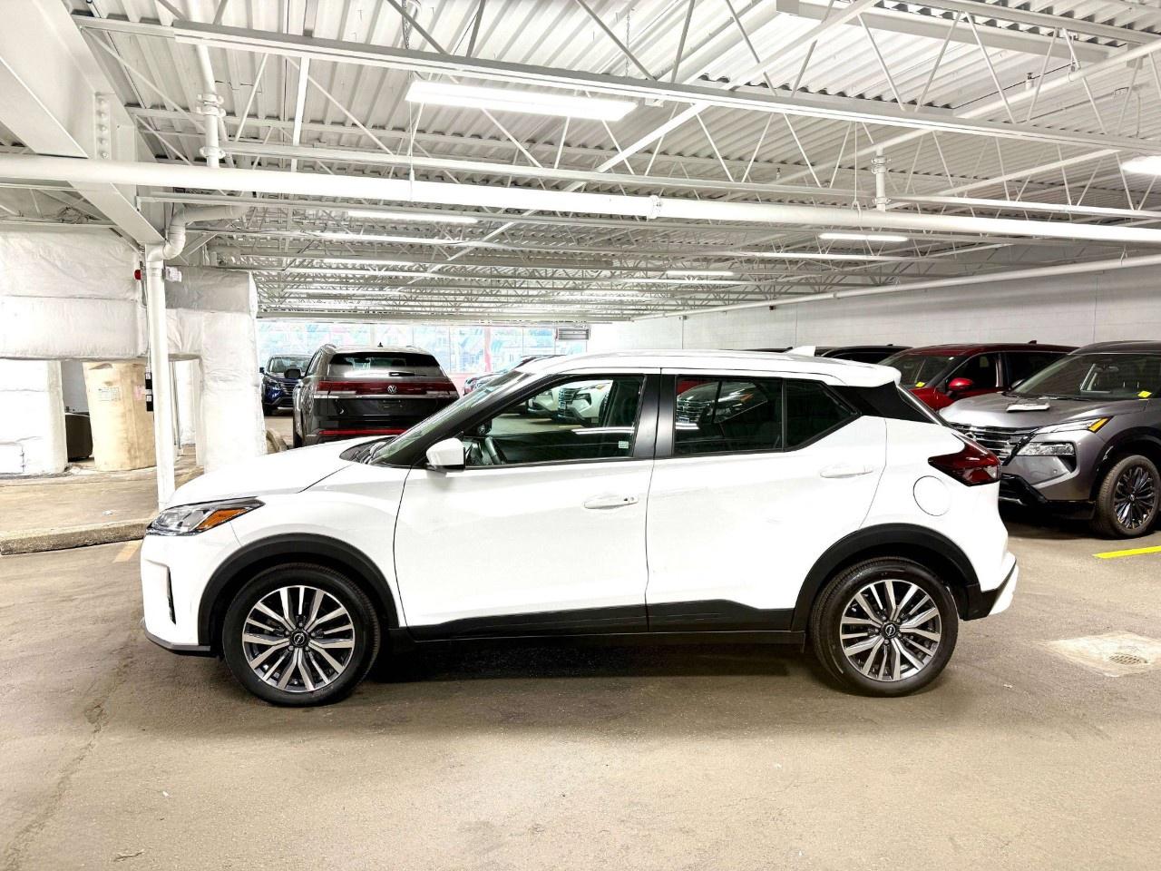 2025 Nissan Kicks Play SV FWD Photo