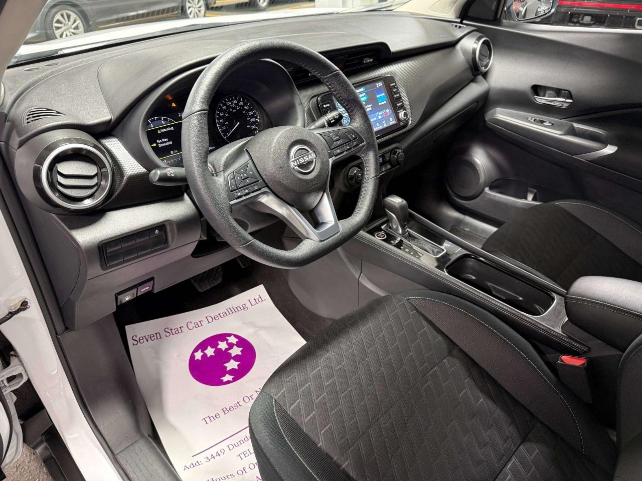 2025 Nissan Kicks Play SV FWD Photo