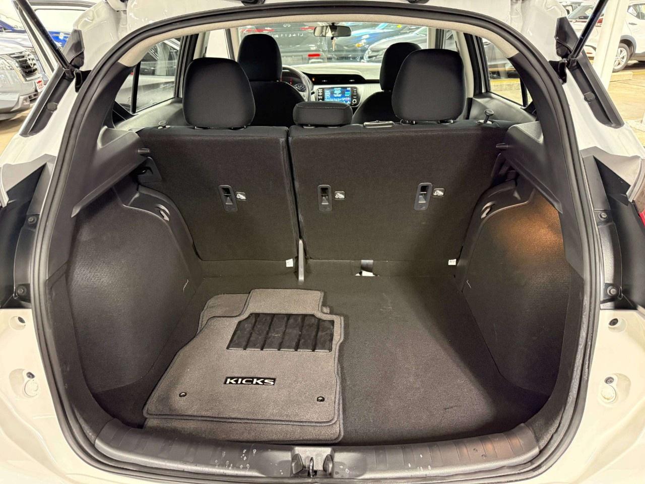 2025 Nissan Kicks Play SV FWD Photo