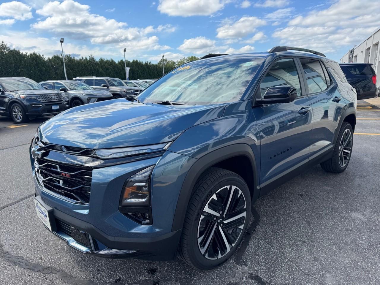 2027 Chevrolet Equinox RS 4dr All-Wheel Drive Photo3