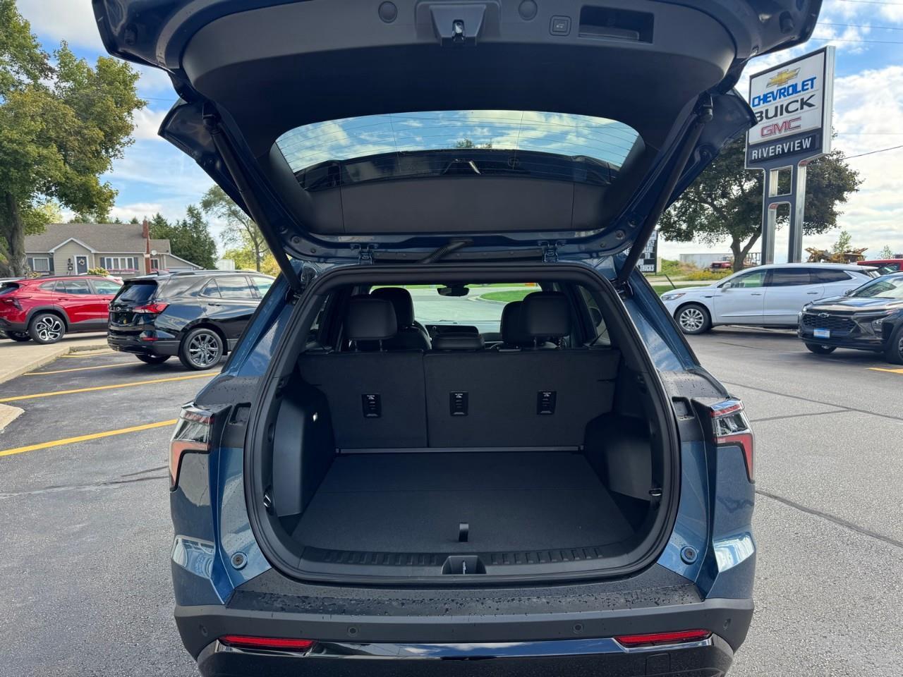 2027 Chevrolet Equinox RS 4dr All-Wheel Drive Photo
