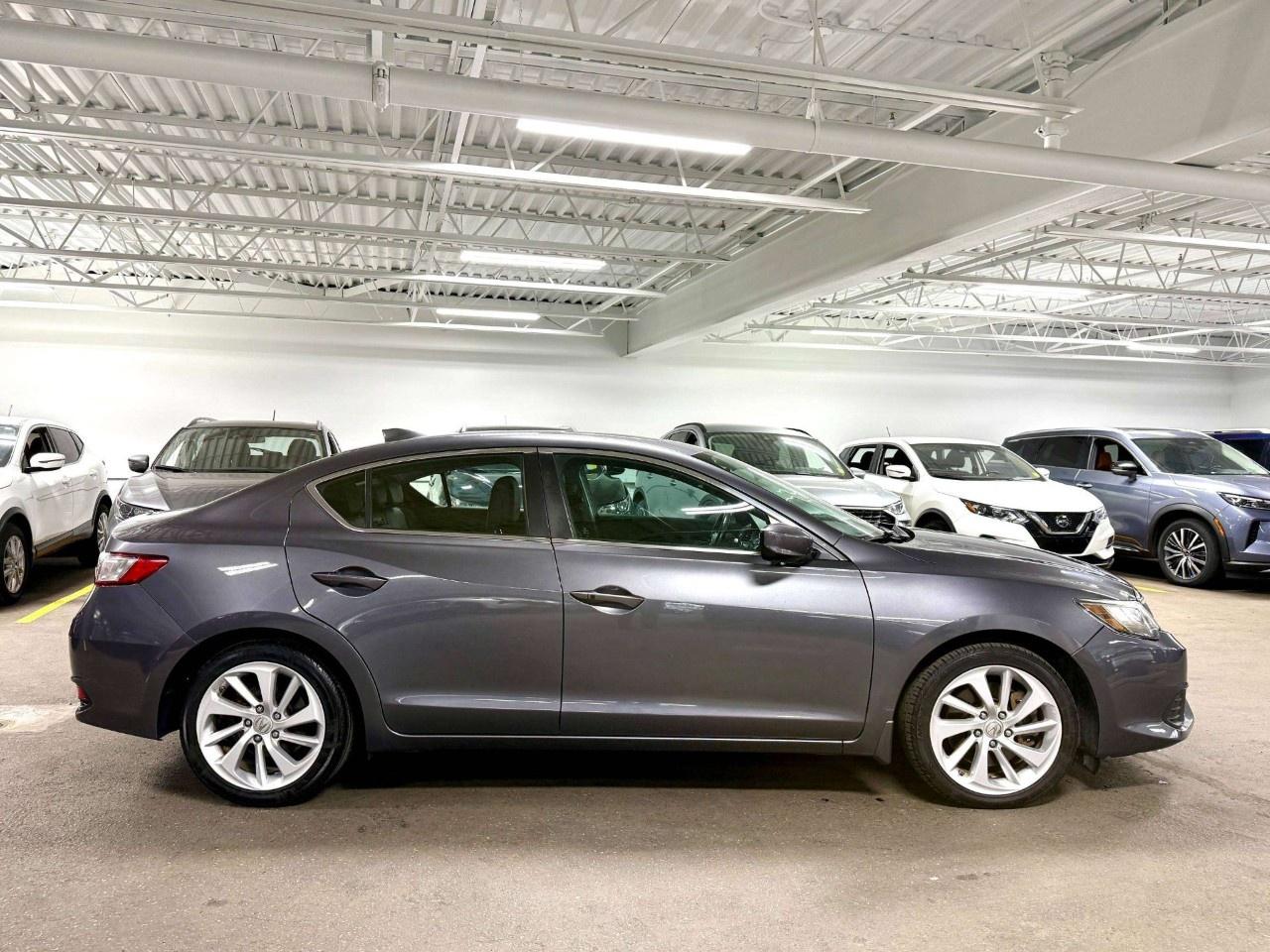 2018 Acura ILX Premium Sedan Photo4