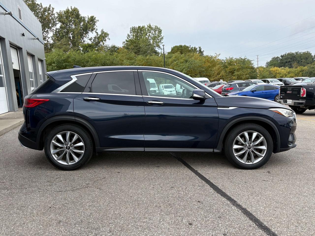 2020 Infiniti QX50 ESSENTIAL Photo2