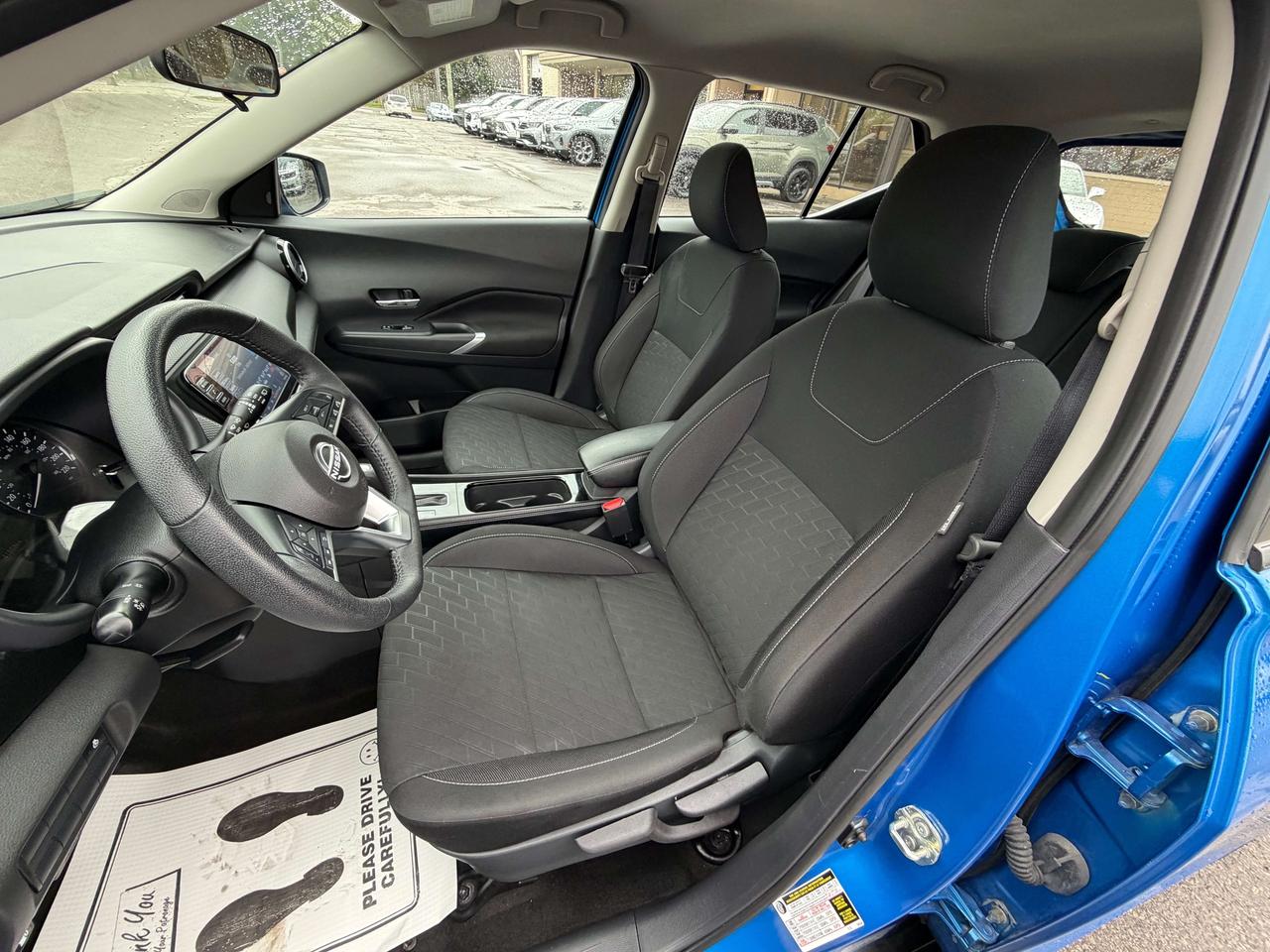 2025 Nissan Kicks SV/HEATED SEATS/BACK UP CAM/CALL PICTON Photo