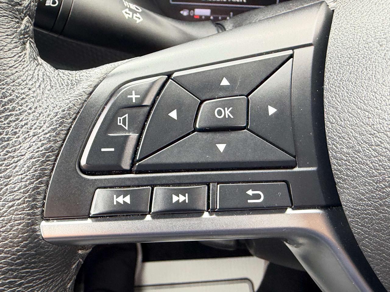 2025 Nissan Kicks SV/HEATED SEATS/BACK UP CAM/CALL PICTON Photo