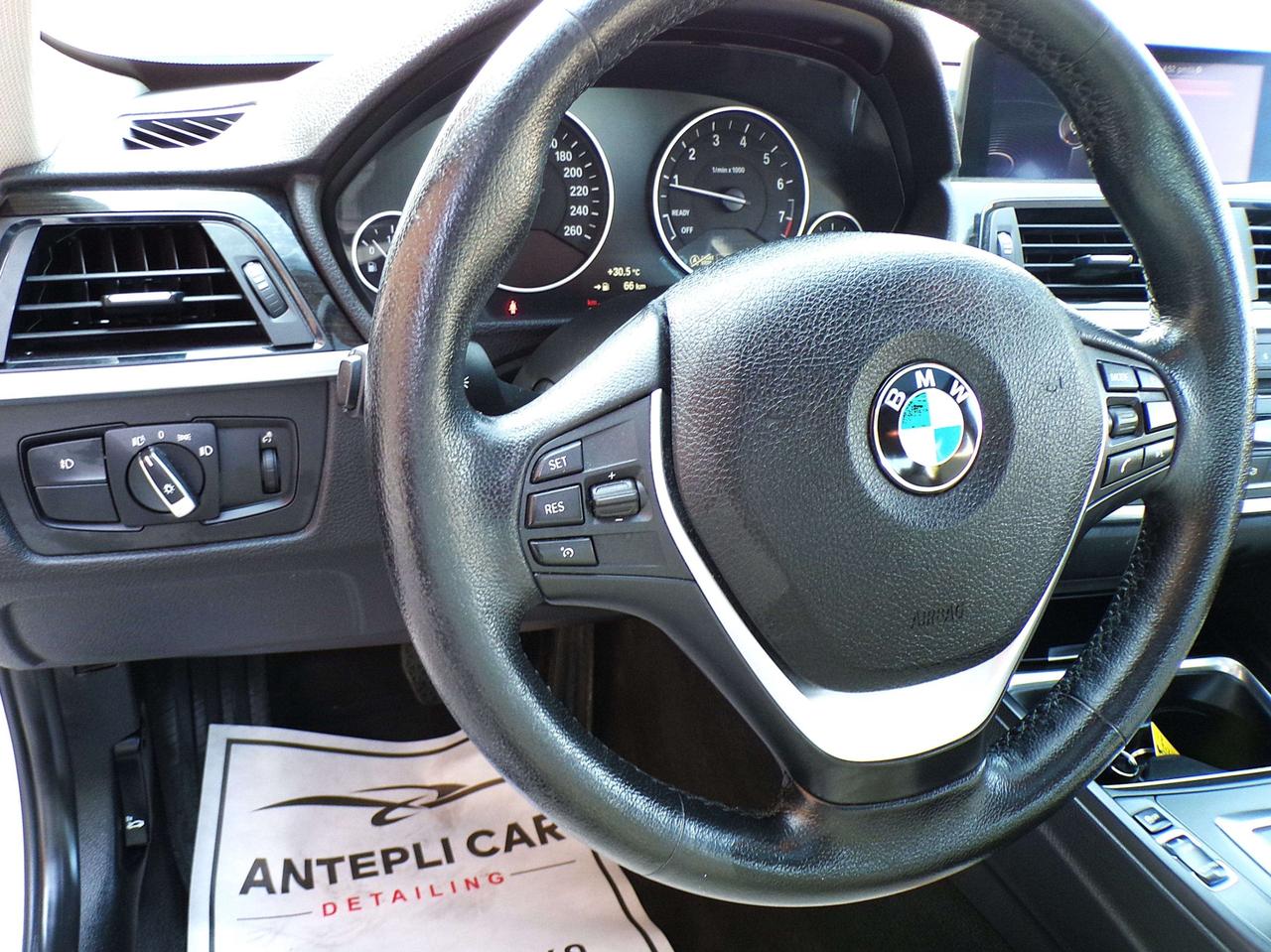 2015 BMW 3 Series 320i X-DRIVE SPORT NAVI CAMERA H. SEATS & STEERING B.T. Photo