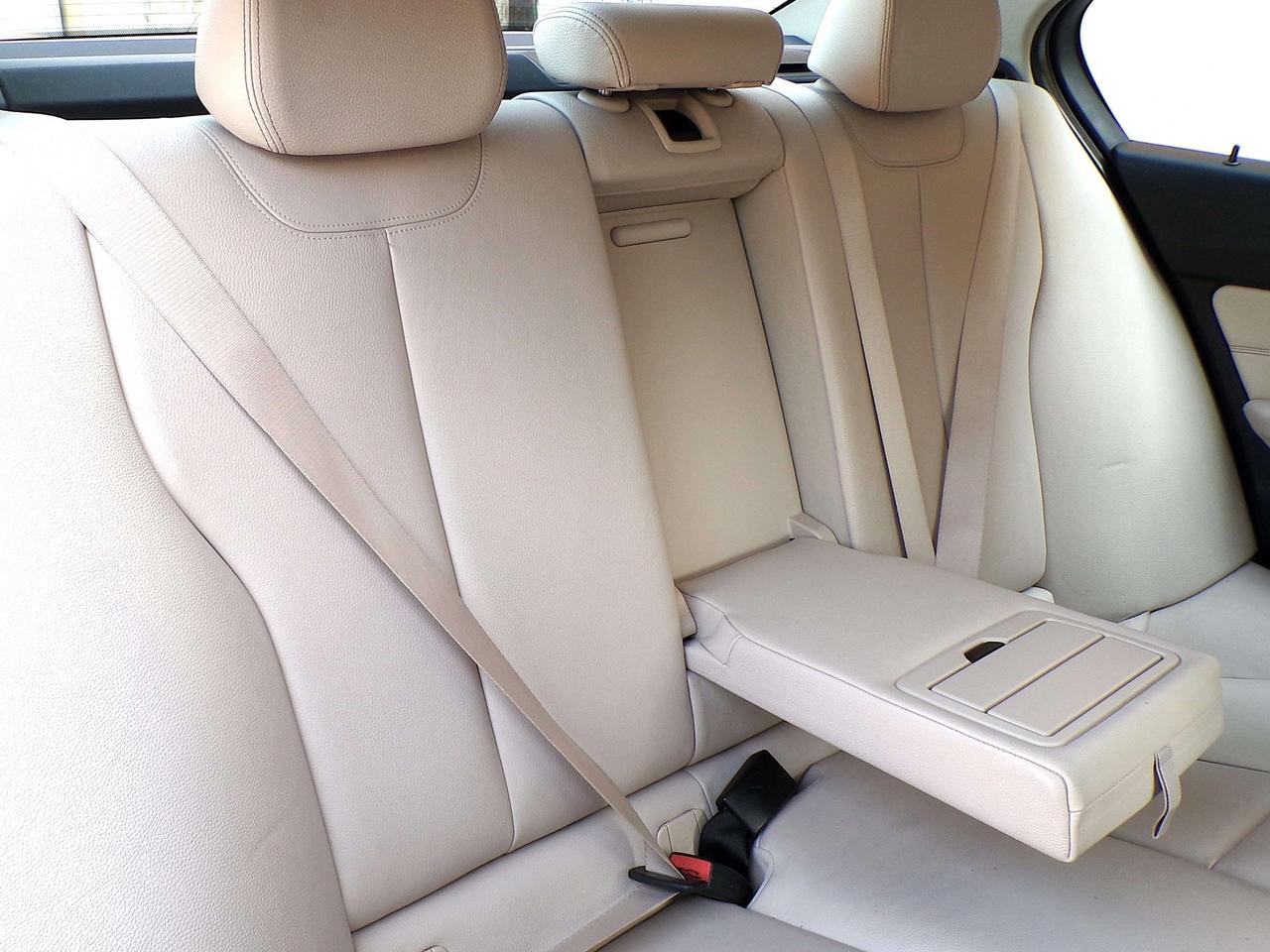 2015 BMW 3 Series 320i X-DRIVE SPORT NAVI CAMERA H. SEATS & STEERING B.T. Photo