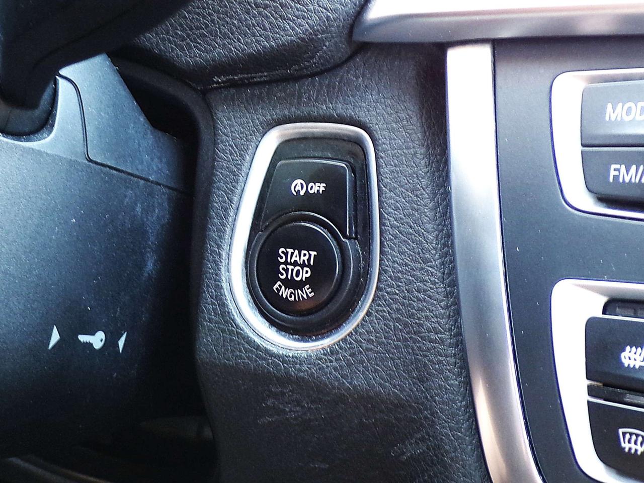 2015 BMW 3 Series 320i X-DRIVE SPORT NAVI CAMERA H. SEATS & STEERING B.T. Photo