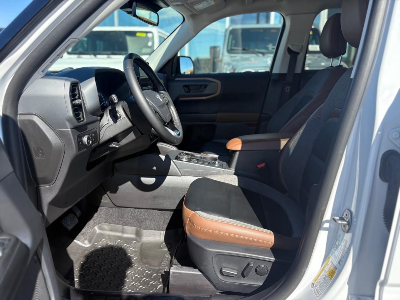 2024 Ford Bronco Sport Outer Banks 4dr 4x4 Photo