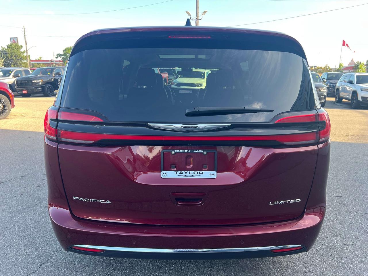 2023 Chrysler Pacifica Limited *NAVI *SUN *SAFETY *LTHR *360CAM *PWR DOOR Photo