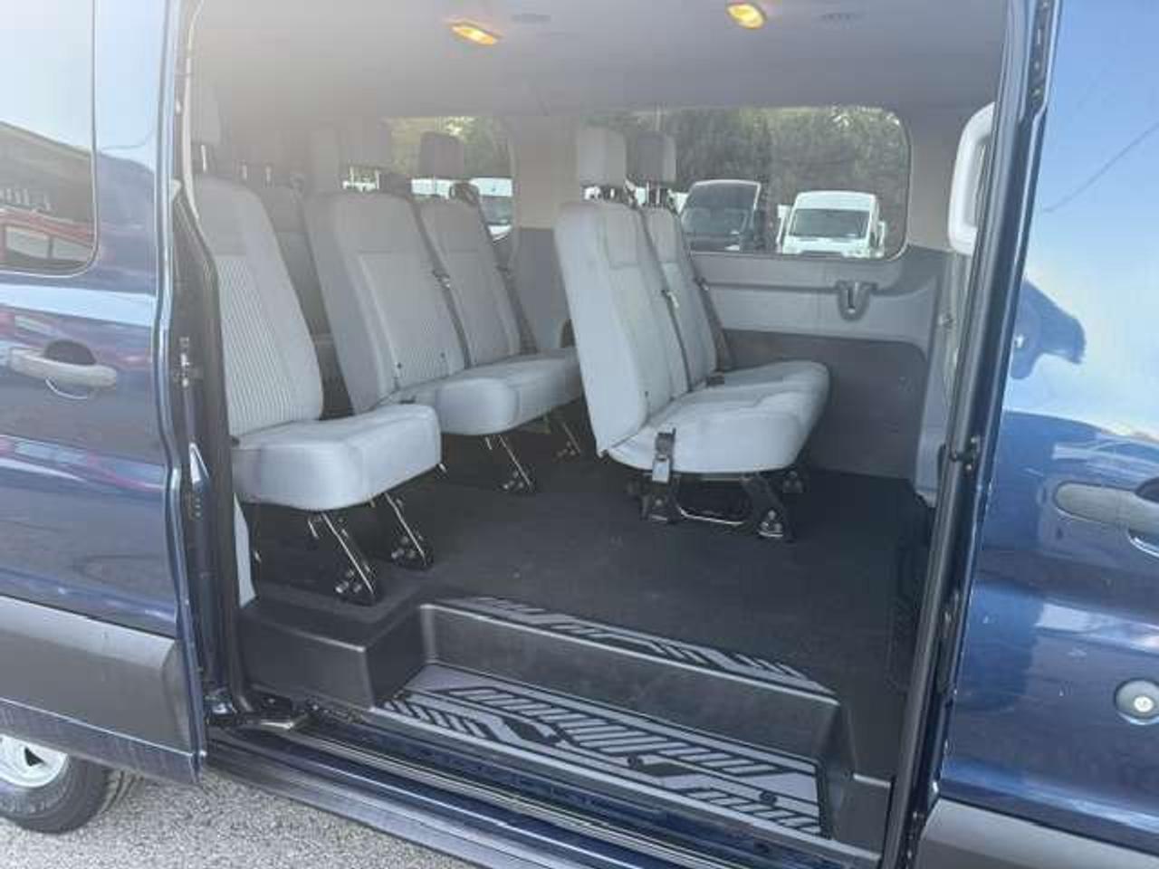 2019 Ford Transit Passenger Wagon 10 passenger, 77,000 Kms Photo