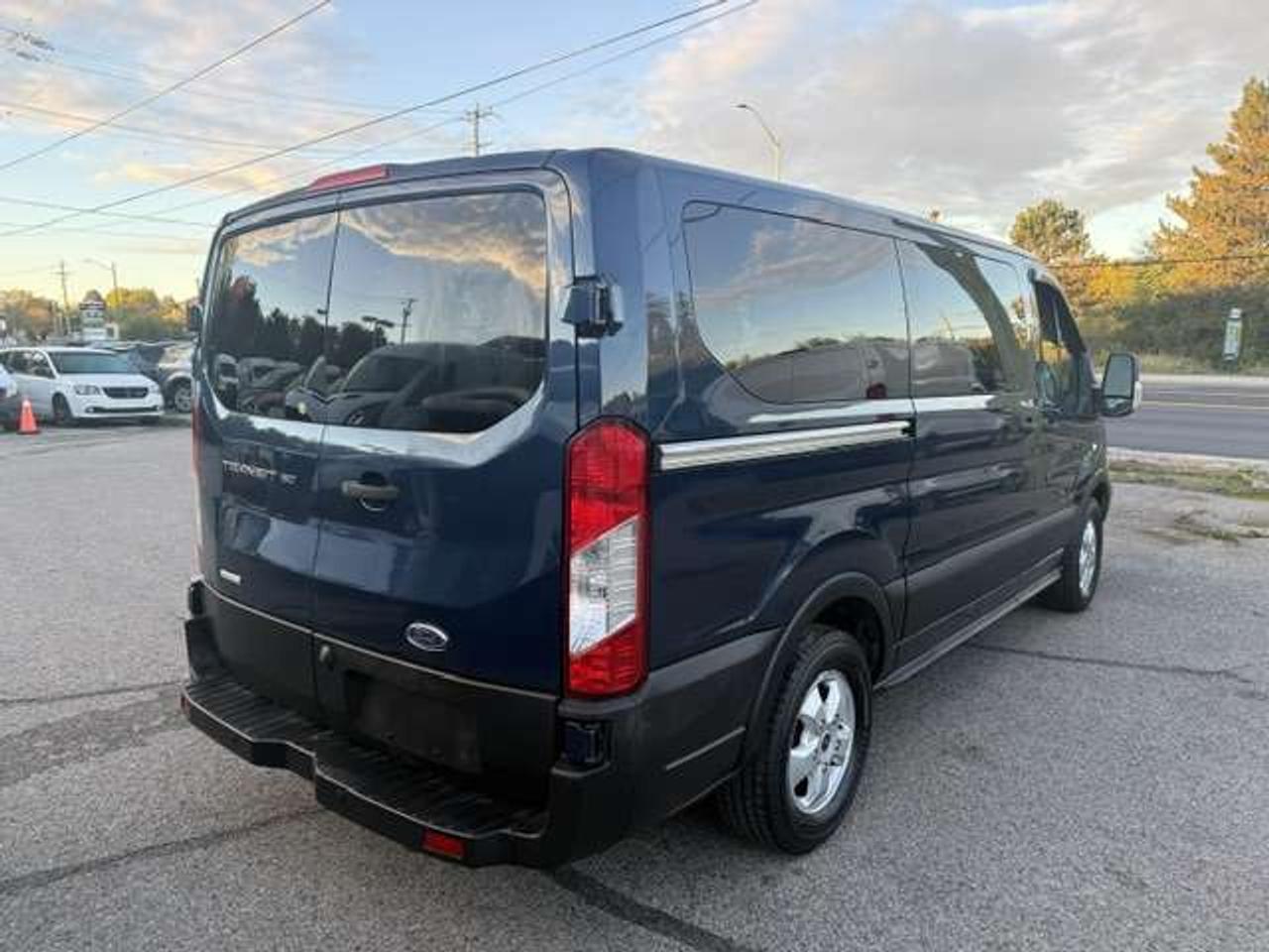 2019 Ford Transit Passenger Wagon 10 passenger, 77,000 Kms Photo