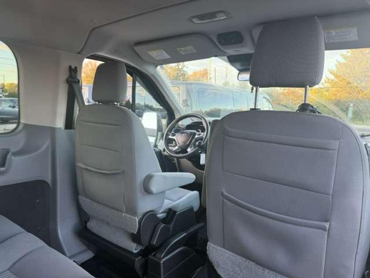 2019 Ford Transit Passenger Wagon 10 passenger, 77,000 Kms Photo