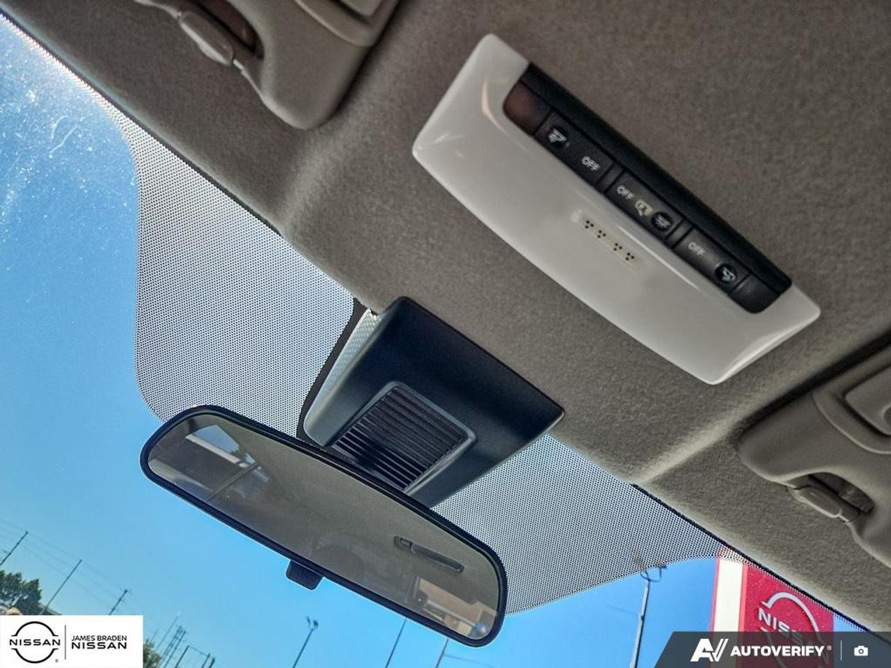 2024 Nissan Kicks SV FWD Photo