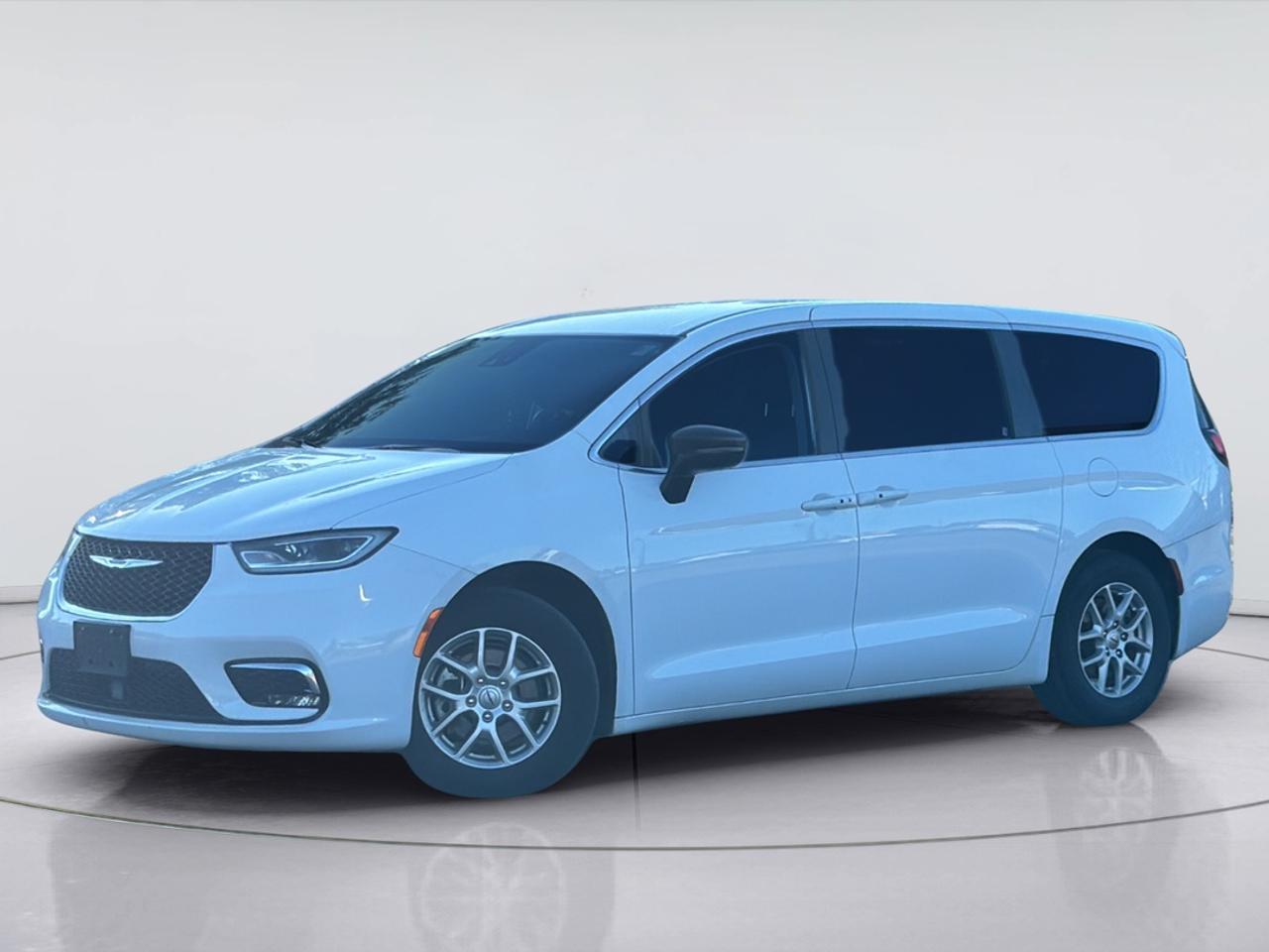 2024 Chrysler Pacifica Blind Spot, Adaptive Cruise, Stow 'N Go, Heat Seat Photo0