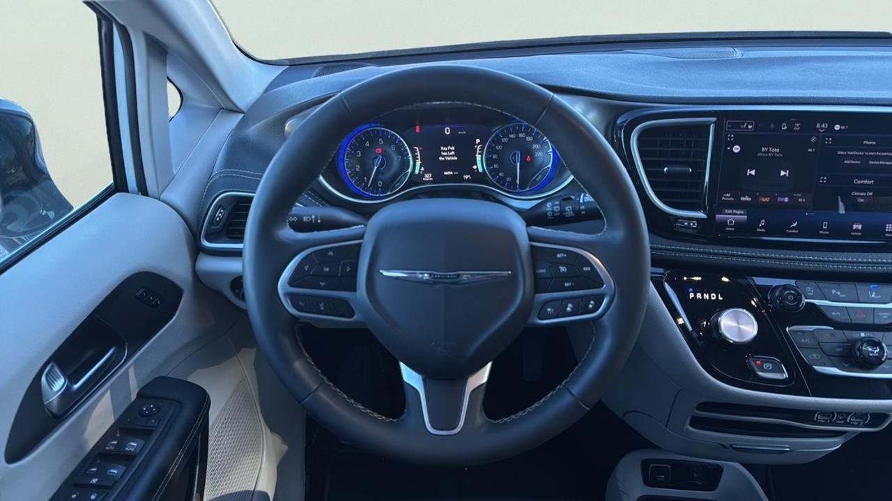 2024 Chrysler Pacifica Blind Spot, Adaptive Cruise, Stow 'N Go, Heat Seat Photo