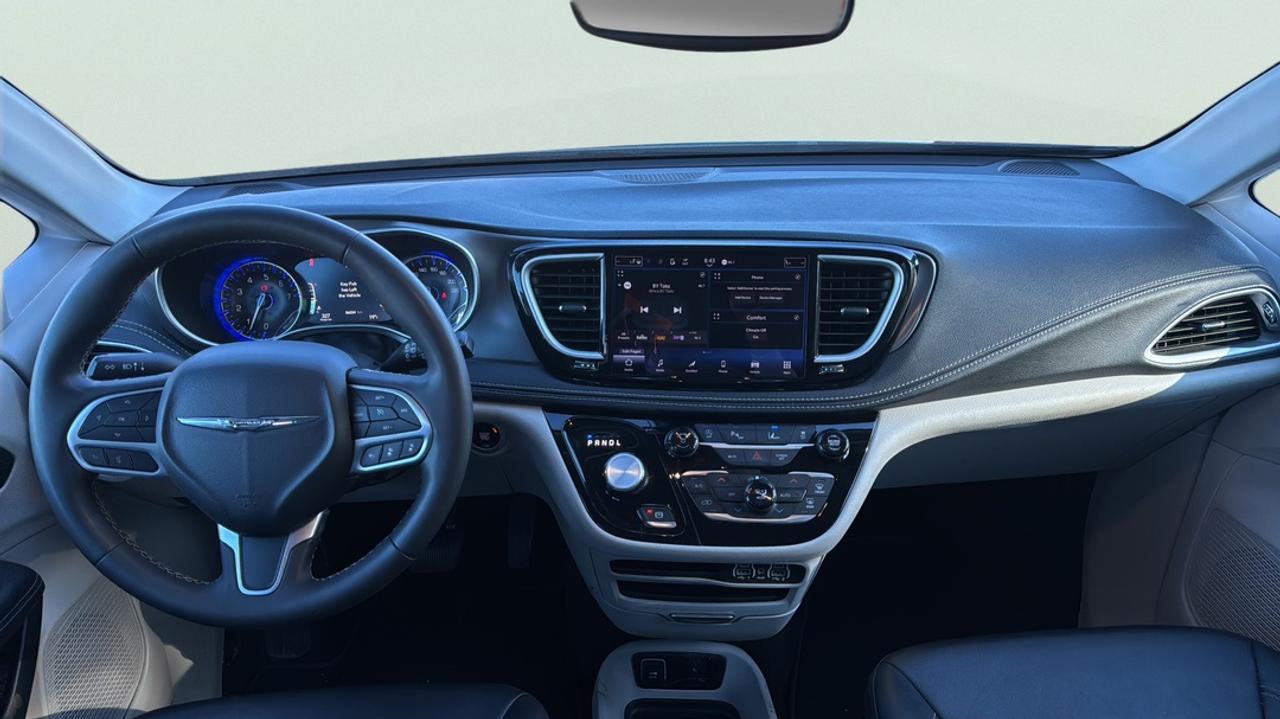 2024 Chrysler Pacifica Blind Spot, Adaptive Cruise, Stow 'N Go, Heat Seat Photo