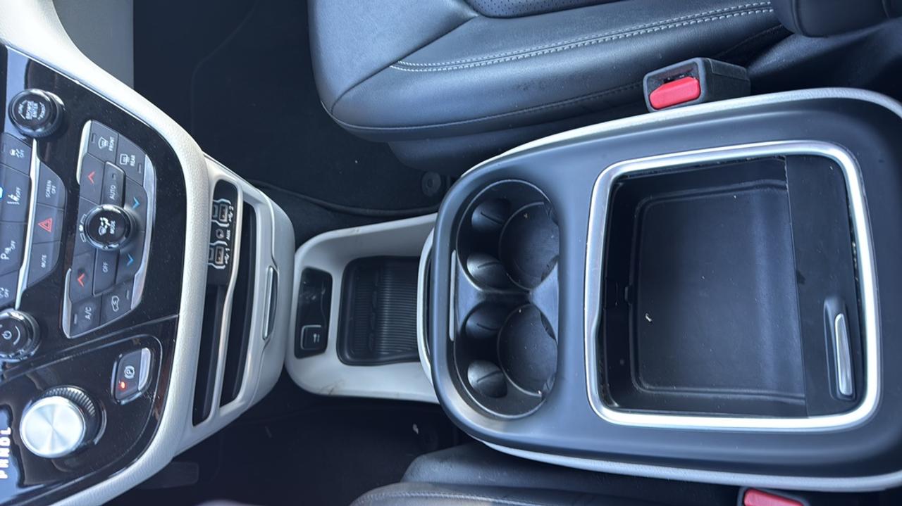 2024 Chrysler Pacifica Blind Spot, Adaptive Cruise, Stow 'N Go, Heat Seat Photo